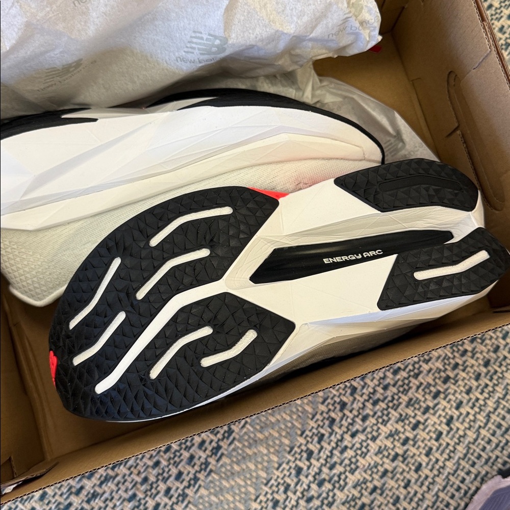 New Balance FuelCell SuperComp Trainerv3 - Picture 3 of 4